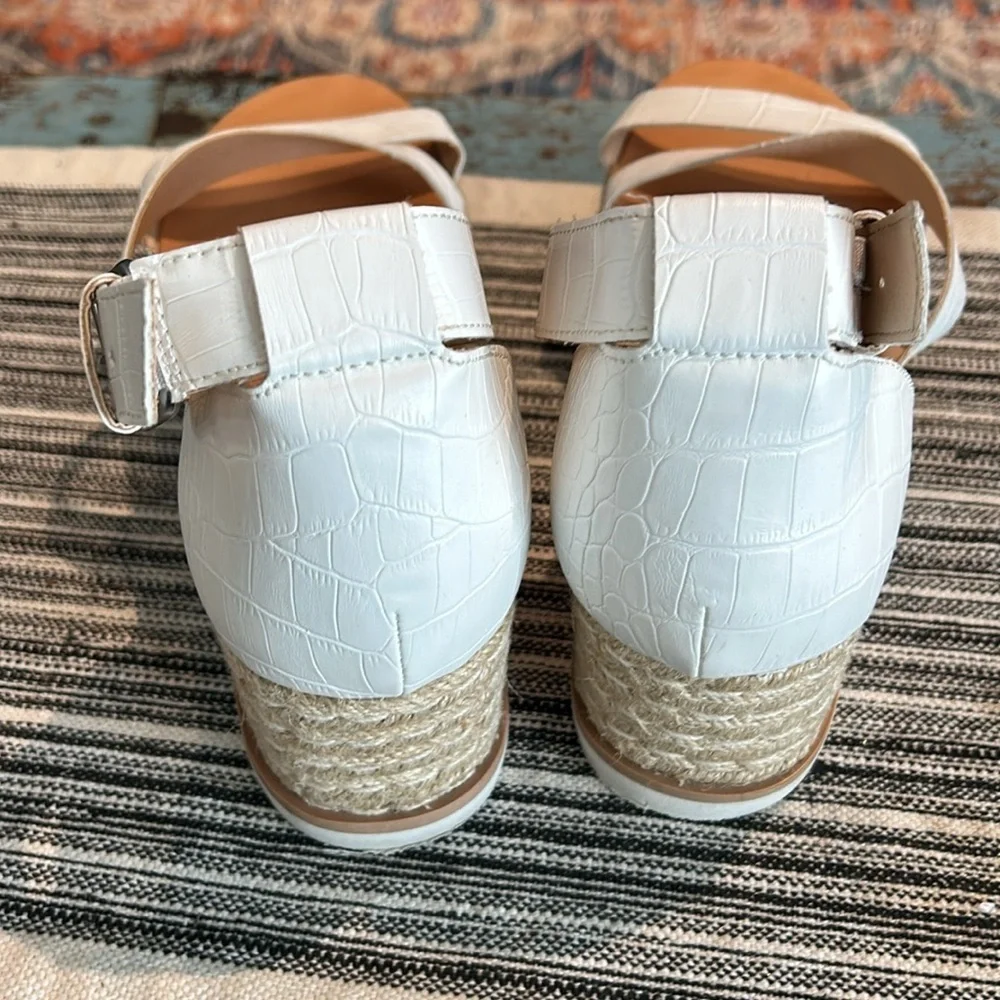 Dolce Vita LIZA White Faux Gator Platform Wedge Espadrille Sandals Size 9.5
